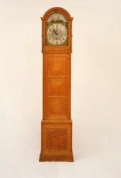 Staande klok ontworpen door Peter Waals (1870-1937), met panelen door Norman Jewson (1884-1975), uurwerk door W.E. Evans, Birmingham, 1931